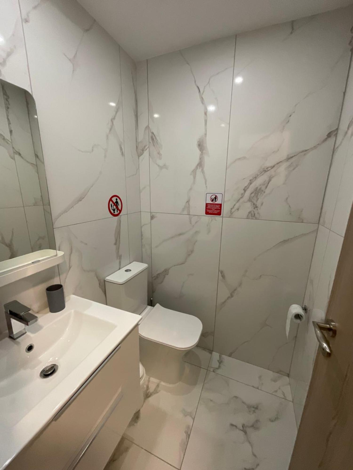 Le Voyageur Apartment Larnaca Bagian luar foto