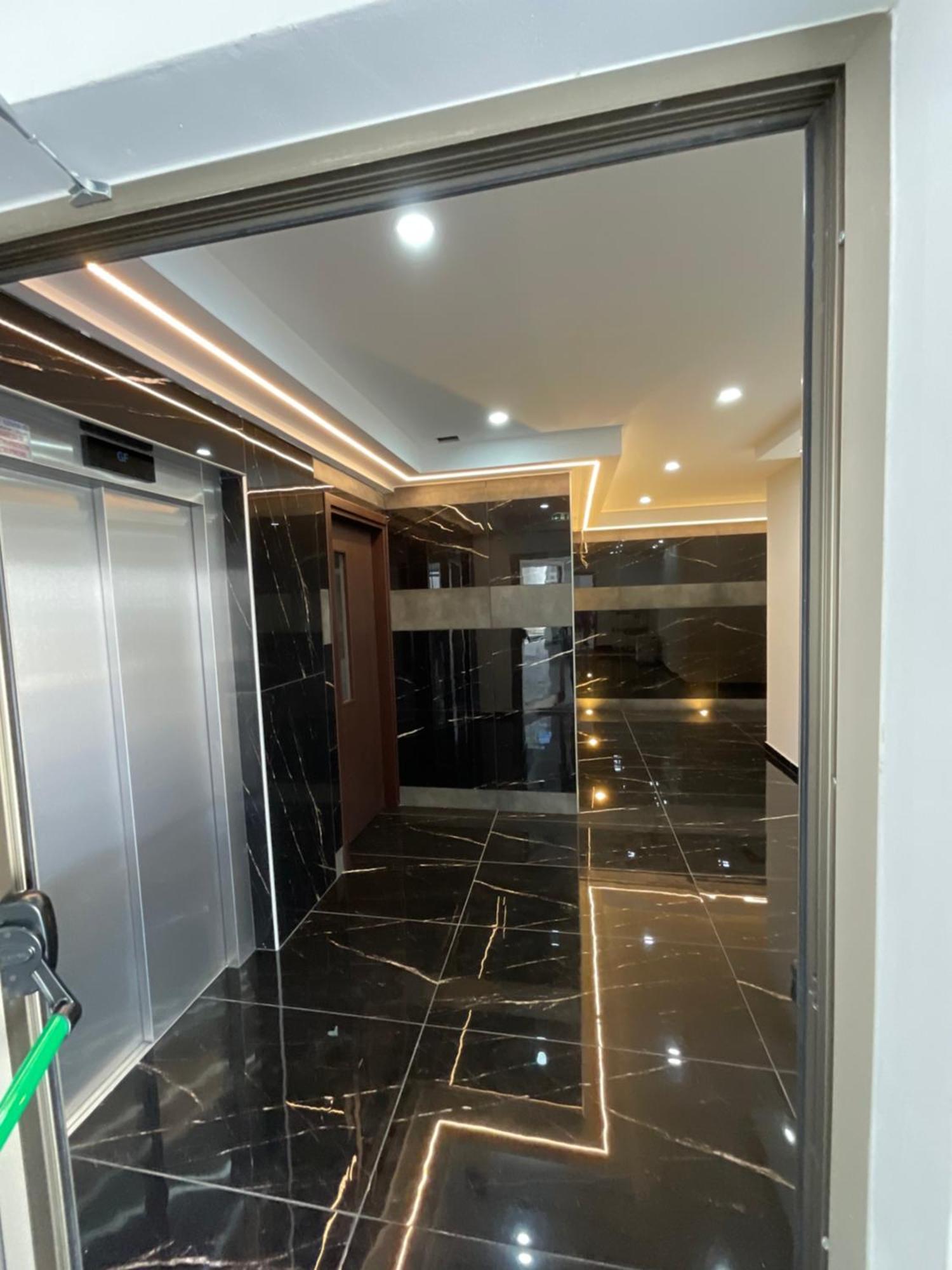 Le Voyageur Apartment Larnaca Bagian luar foto