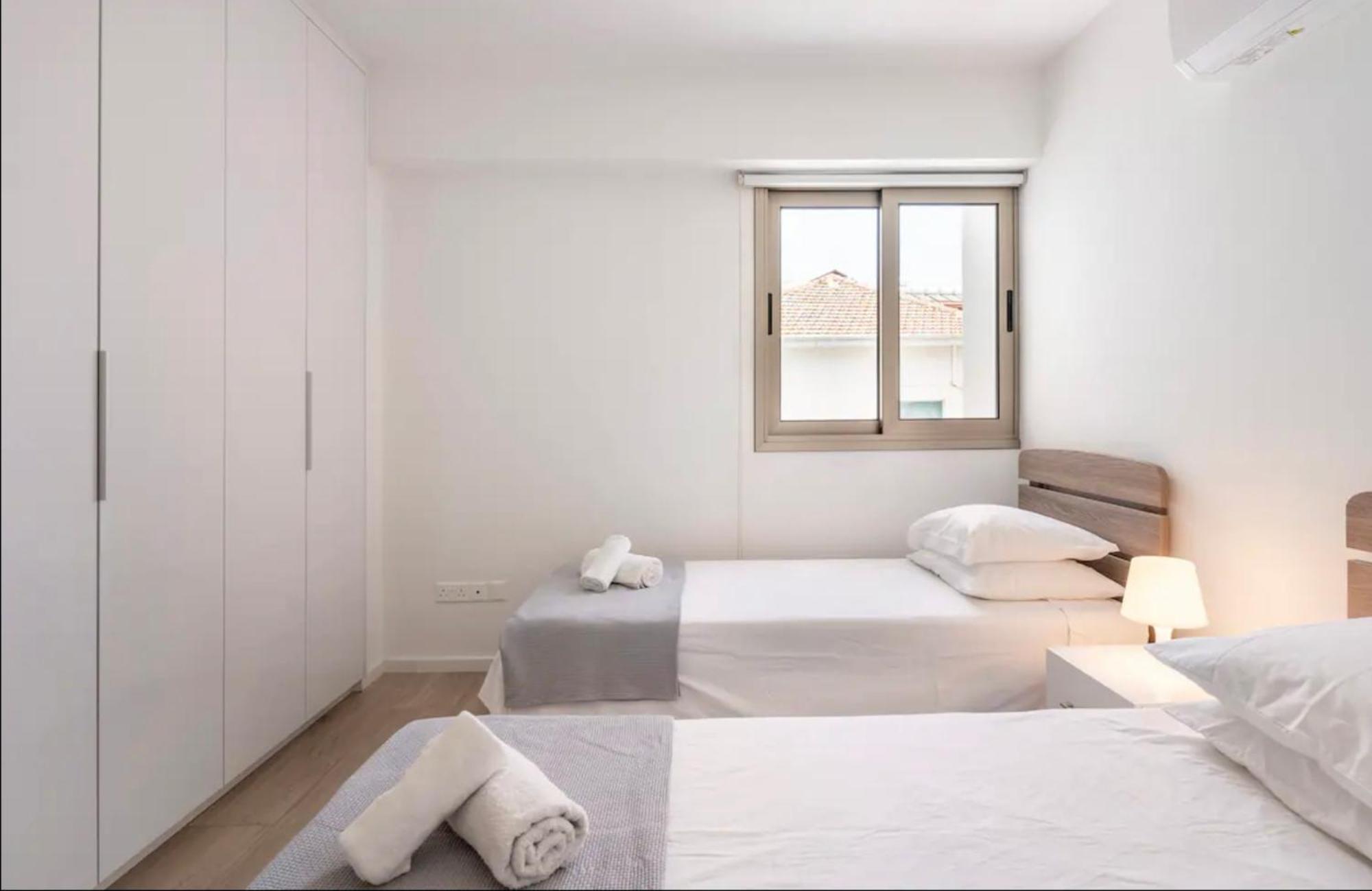 Le Voyageur Apartment Larnaca Bagian luar foto