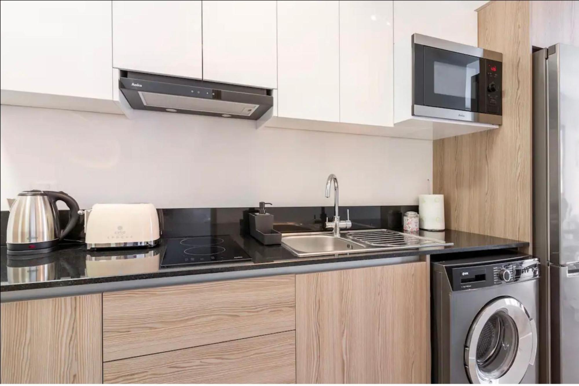 Le Voyageur Apartment Larnaca Bagian luar foto